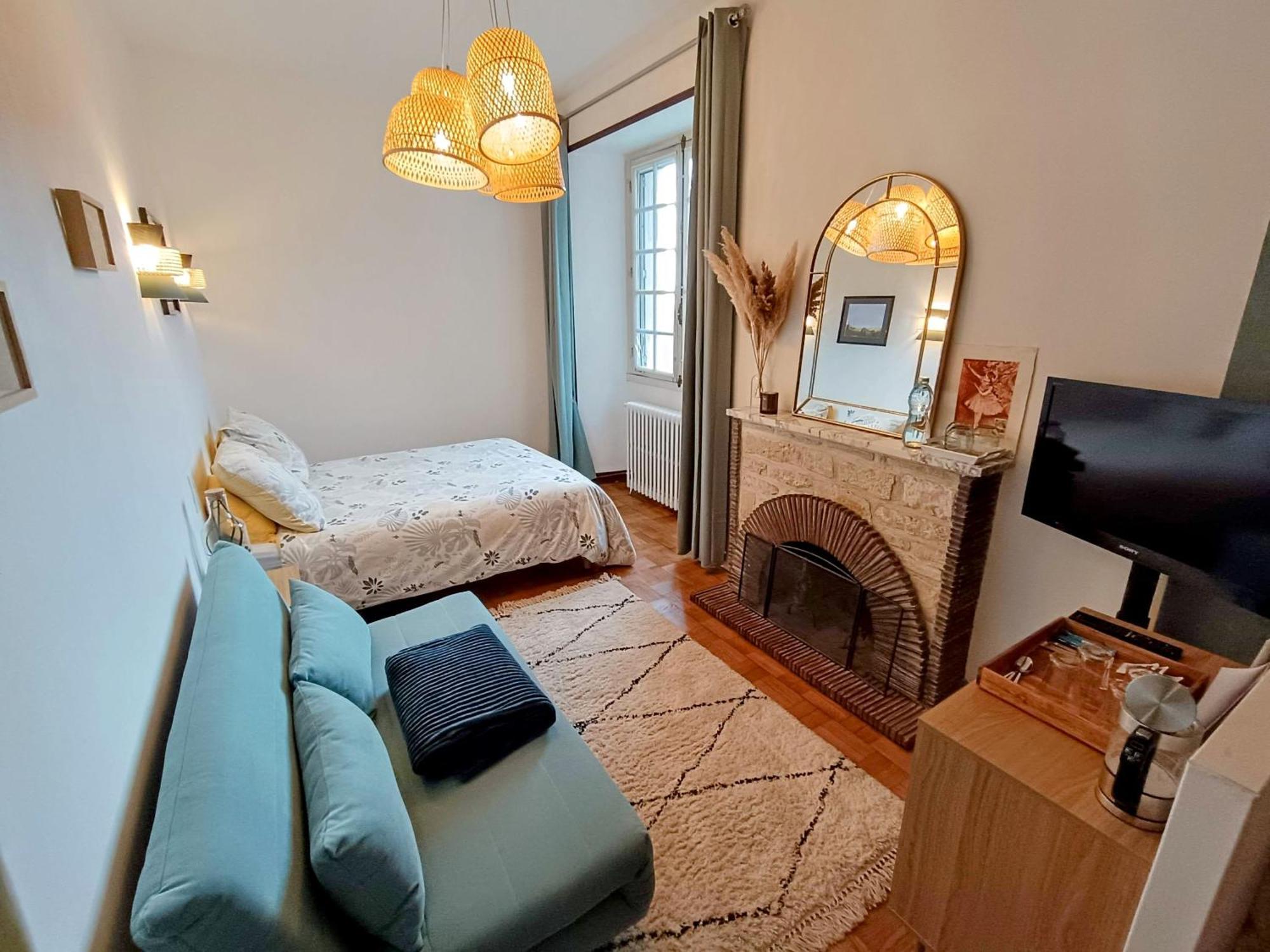 Bed and Breakfast La Fontaine Du Mas Thiviers Экстерьер фото